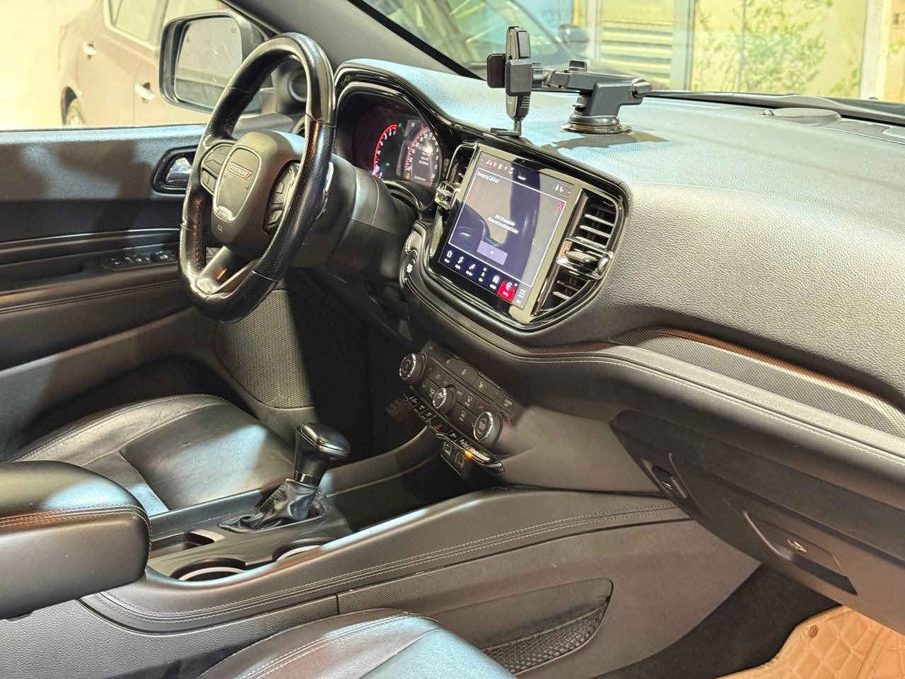 بيع مستعجل تم تخفيض سعر 260مع مجال
صور حادث بالمنشور مبدل بيبان ثنين اصلي بلا صبغ ايرباك فقط بردة 

#المواصفات : 

▪️السيارة : دودج #دورنكو GT لون اسود

▪️الموديل :2022

▪️المحرك : 3.6L . V6  (ستة سلندر)

▪️حجم الويل : ويل كب GT حجم 20 مع طقم تايرات بحالة ممتازة

▪️مصابح امامية زنون مع LED مع كشافات دعامية زينون

▪️بصمات عدد 2 للأبواب مع بصمة جنطة وبصمة تشغيل وتشغيل عن بعد

▪️غرفة السيارة جلد لون اسود اصل vip

▪️فتحة سقف ( سلايد روف ) بالقمارة

▪️رادار امامي مع مانع تصادم

▪️حساس خلفي اصل

▪️تحذير الخروج عن المسار

▪️تحذير النقطة العمياء

▪️سستم صوت

▪️مقاعد تبريد وتدفئة

▪️تدفئة مقود القيادة

▪️مقود رياضي مع تحكم كهربائي

▪️كامرة خلفية دوارة اصل مع الستيرن

▪️شاشة الدشبول الحجم الكبير 10.1 انچ

▪️نظام ملاحة GPS

▪️گير شفتر ستيرنك 

▪️تحكم فول كهرباء لكرسي السائق والراكب 

▪️ذاكرة كشن لحفظ وضعيات الجلوس ( ميموري )

▪️سستم صوت

▪️تشغيل عن بعد

▪️صندوق كهرباء

▪️صف ثالث من المقاعد 7 راكب

▪️دفع رباعي 4*4

▪️إطفاء وتشغيل اوتماتيكي

▪️تحكم ستيرن جهتين بلوتوث وحاكية وكروس سرعة وتحكم صوت 

▪️نظام ABS مانع انزلاق

▪️بعد بيها هواي مواصفات

▪️مكانها نجف 

السعر المطلوب :260 ورقة مع المجال.

الاتصال على : ***********
