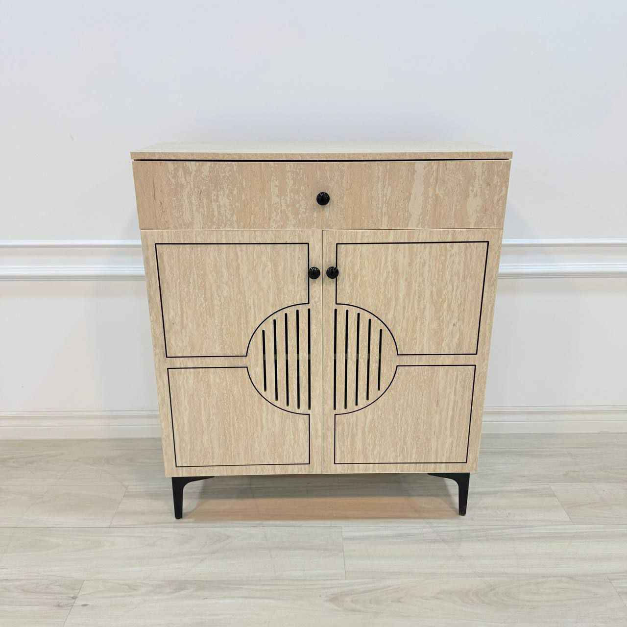 خزانه 2 باب  
خشب mdf 
عرض 80 سم 
ارتفاع 95 سم 
عمق 32 سم بغداد, العراق


**إذا كنت صاحب هذا الإعلان وتريد حذفه لأي سبب، رجاءا أرسل رسالة إلى الدعم الفني**