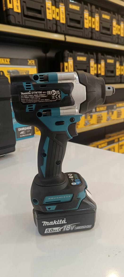 Dewalt & Makita
***********
