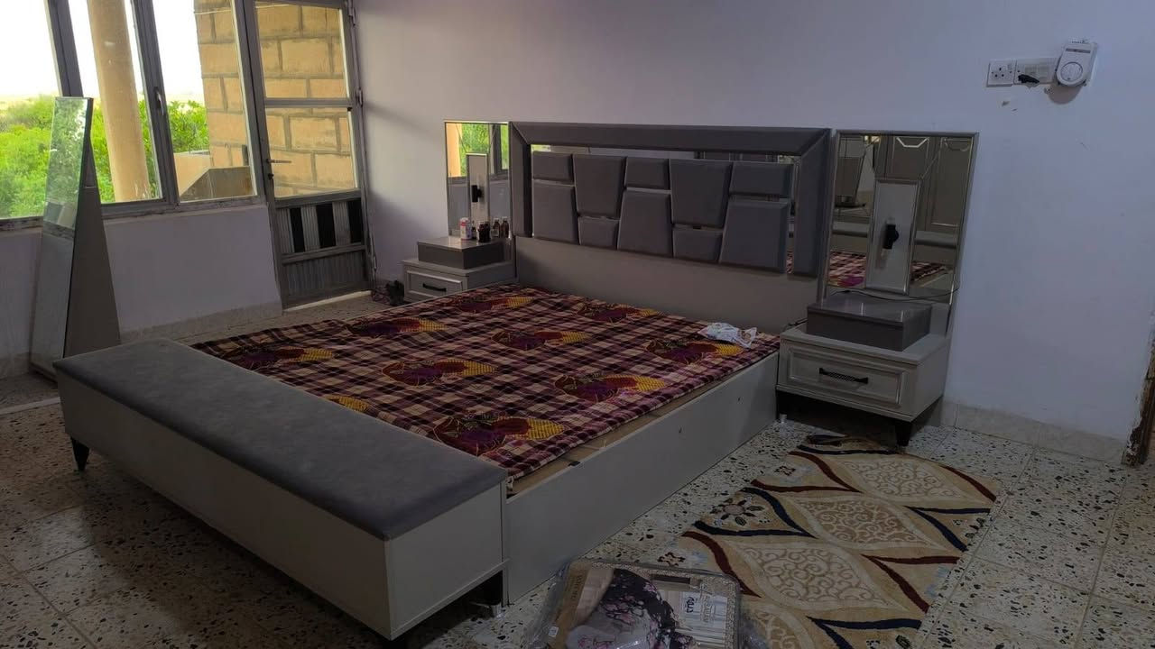السلام عليكم غرفه نوم مستعمله للبيع حيل نظيفه   السعر مليون و100 وبيها مجال مكانها العباسي  مكلف بل نشر  الشراي يتصل ***********
