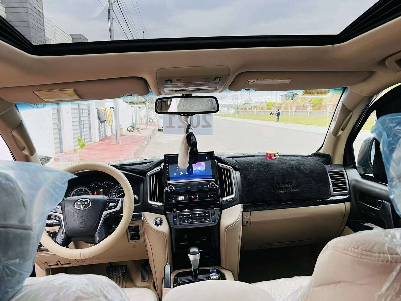 لاندكروز ٢٠٠٨ ناو ده شتي كراوه به 2021 فول مواصفات GXR سونري دانراوه به س بارچه گوراوه كاني به خه  ثلاجه ٢٠٢هزار چوه تحويل به شه رت سعري٣١٥ مجال ***********

لاندكروز ٢٠٠٨ محدث كامل ٢٠٢١ فول مواصفات ثلاجه سلايد GXR سونر موجود ماشيه ٢٠٢الف تحويل بشرط سعر ٣١٥ مجال ***********
