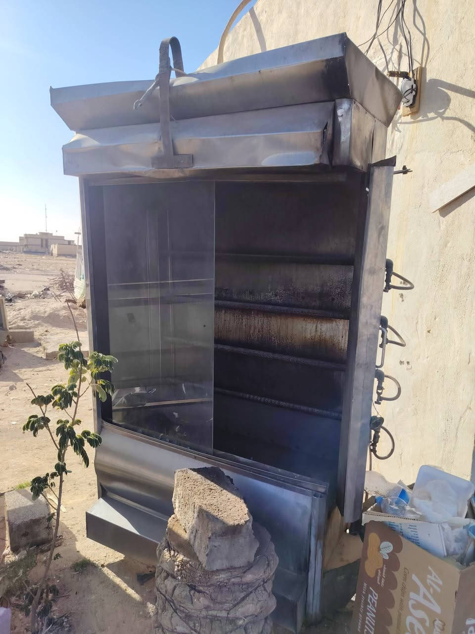 أغراض مطعم للبيع كما موضح في الصور العنوان كربلاء المقدسة رقم الهاتف ***********
