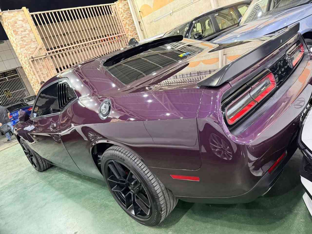 تحيه طيبه السلام عليكم 
وحش امريكي للبيع 
دوج جالنجر 2022 SXt
فول عده فتحه 
3 قطع صبغ بنيد جاملغ بنيد 
عداد المسافه 55 الف 
6 سلندر 3600
كشنات جلد لونين
بصمه تشغيل عن بعد 
بصمه ابواب 
كشنات كهربائية 
تحكم ستيرن 
رادارات 
تحديد مسار 
توقف ذاتي 
مانع الانزلاق 
شاشه كامره 
ويل كب جبير 
لد خلفي 
تبريد أمامي خلفي 
لحيه أمامي خلفي 
عليها ادمه حمام بويش قبل ساعه كملت 
لون مميز 
كلش حلوه ماتقص شي 
رقم بغداد دولي باسمي تحويل مباشرة 
السعر بلاش 173 ورقه وبيها مجال 
تعال شوف تشلع عيوني 
اي استفسار *********** جعفر 
مكان بغداد البياع معرض المنار الحديث شارع 2
