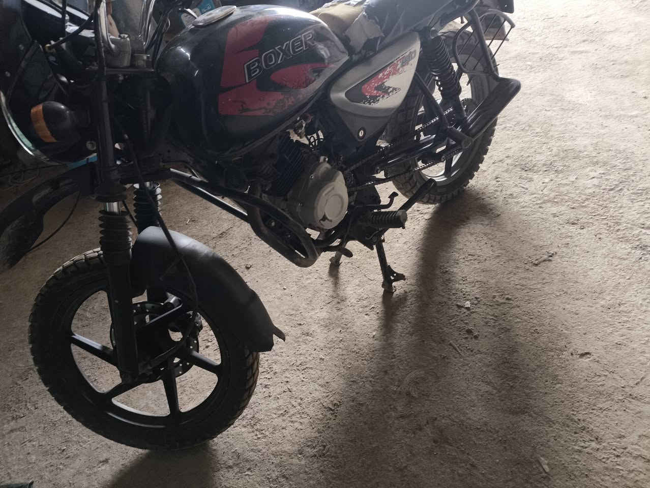 السلام عليكم 
بوكسر جبلي موديل 23 
مكينه ما مفتوحه 
دراجه خرسه 
كهربائيات كله شغاله 
 عوزه ترتيب بصيط 
اخوان الدراجه أوراقه  ضاعن يمي اتكفلك سرقه وعشائر وكلشي 
 وتاخذه من باب البيت
مكاني بغداد تقاطع النهروان
سعره 800 وبيه مجال للشراي  
 وهذا رقمي ***********
 ملاحظه   رحمه لمك لا تجيني تگلي شبيه ما بيه  كاتبلك
