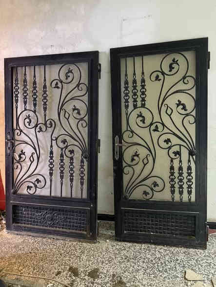 ابواب حديد عدد 2 للبيع 
1 قياس 120*240
2 قياس 110*240
مع الجراجيب كامله
بغداد/ الكرخ -الشرطة الخامسة 
السعر الواحد 140 الف
***********
