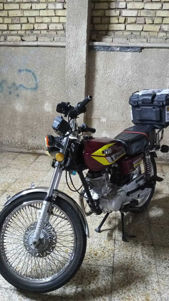 السلام عليكم دراجه ايراني 4 كير موديل 2024 دراجه جديده وجاهزه مابيها نقص السعر 475 وبيها مجال قليل مكاني بغداد الحسينيه الراشديه رقم الهاتف ***********

