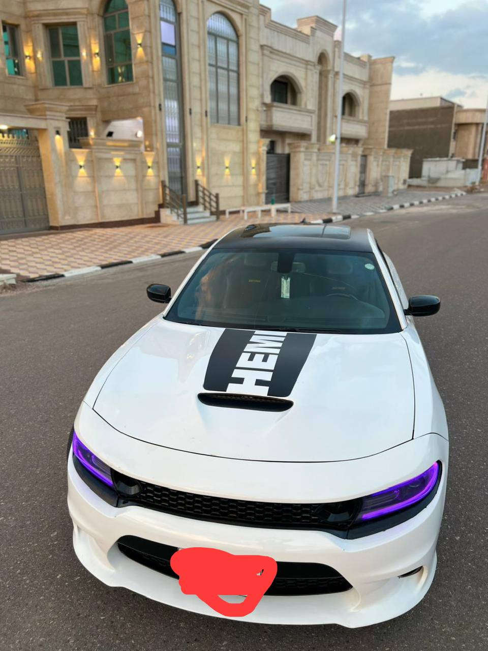 من رخصة الادمن                                    جارجر موديل 2017 
كفاله ماعدا حافة البنيد صبغ
دايتونه SRT  محرك 5700
فول مواصفات فتحه حساس خلفي رادار جانبي 
تشغيل عن بعد كشن حظن كهرابائي تدفئه تبريد
ستيرن كهربائي شفتات تحكم 
شاشه كبيره كار بلي تو ويل ماشيه 124 m 
اكسل ابو القفله كفاله كير محرك اكسل *********** عنوان البصرة ترهم مراوس بجيب  أو اوباما
