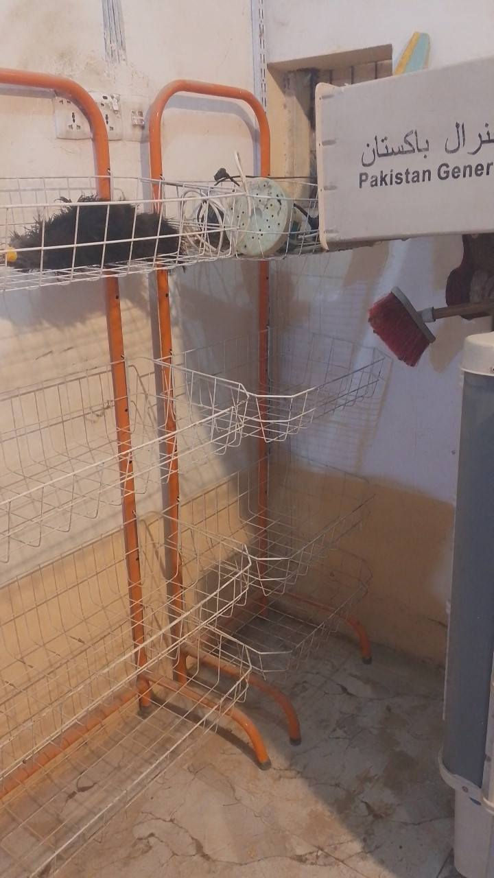 سلام عليكم يوجد سلات جبس البيع العد 2 العنوان بغداد المشتل شارع التومنيه رقم الا ستفسار ***********
