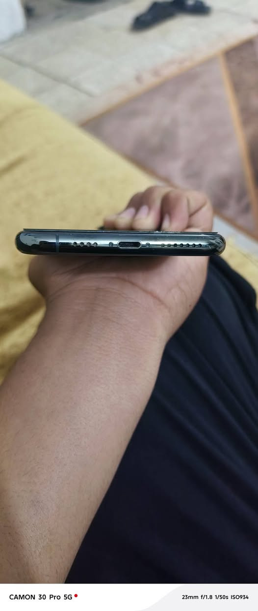 سلام عليكم ايفون 11برو ماكس 
ذاكره 64
بطاريه 74
ونضيف ما مفتوح ولا ملعوب بي 
للبيع 
مكاني بغداد البلديات
الاستفار ***********
