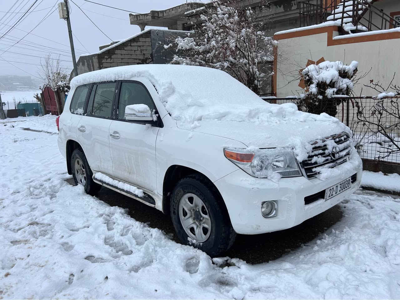 تويتا لاندكروزر موديل ٢٠١٣ مواسه فاتي G سپي به فري هجي پيوه نيه لوك گيرو مه كينه ي به شرت سپانه ي لي نه دراوه سه نوي تازه  ***********. *********** شمشمل, السليمانية
