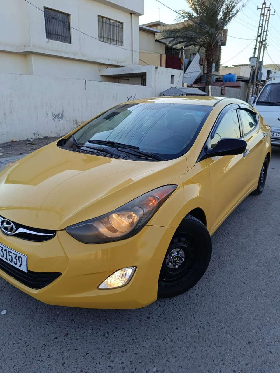 السلام عليكم..... 
النترا 2013 وارد امريكي..... 
رقم بغداد نكليزي سنويه 27....
 بسمي تحويل بنفس اليوم...  
 حادثه جاملق الامامي اليسره مبدل.....  
كيرومحرك مكفولات ....
محرك دوش 1800....
كهربائيات كله شغاله .... 
 تخم تاير جديد.... 
صدرامامي خلفي كله جديد....   
غرفتها مدوشمه جديد  ...
مكان بغداد ابو غريب
السعر103بيها مجال...
للاستفسار الاتصال***********
***********
ميعجبك سعر عوفه لا تعليق رجان الله شاهد سياره جديده
