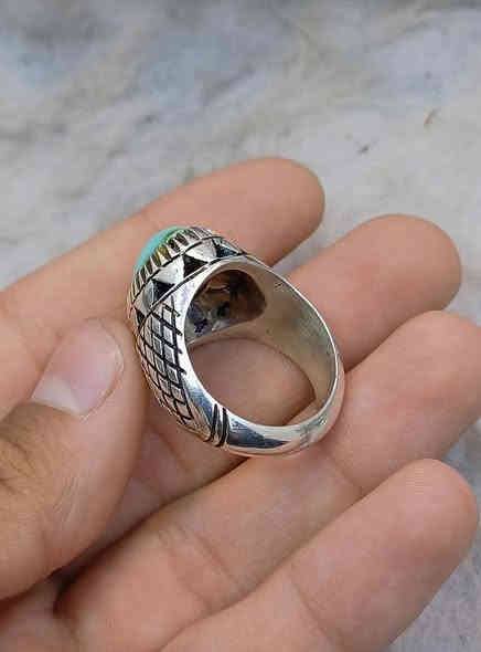 نوادر الفيروز النيشابوري 💎
ملك الفيروز النيشابوري وصل 🔥
قطعة اليوم من الفيروز النيشابوري الأزرق الصافي 💙
بـ حجم كبير نسبيًا ومع صياغة يدوية ثقيلة ✨
قطعة مميزة جدًا ومن النوادر 
📩 للتواصل على الخاص أو عبر الواتساب: ***********
#مزاد_ابو_اشرف_اليمني
