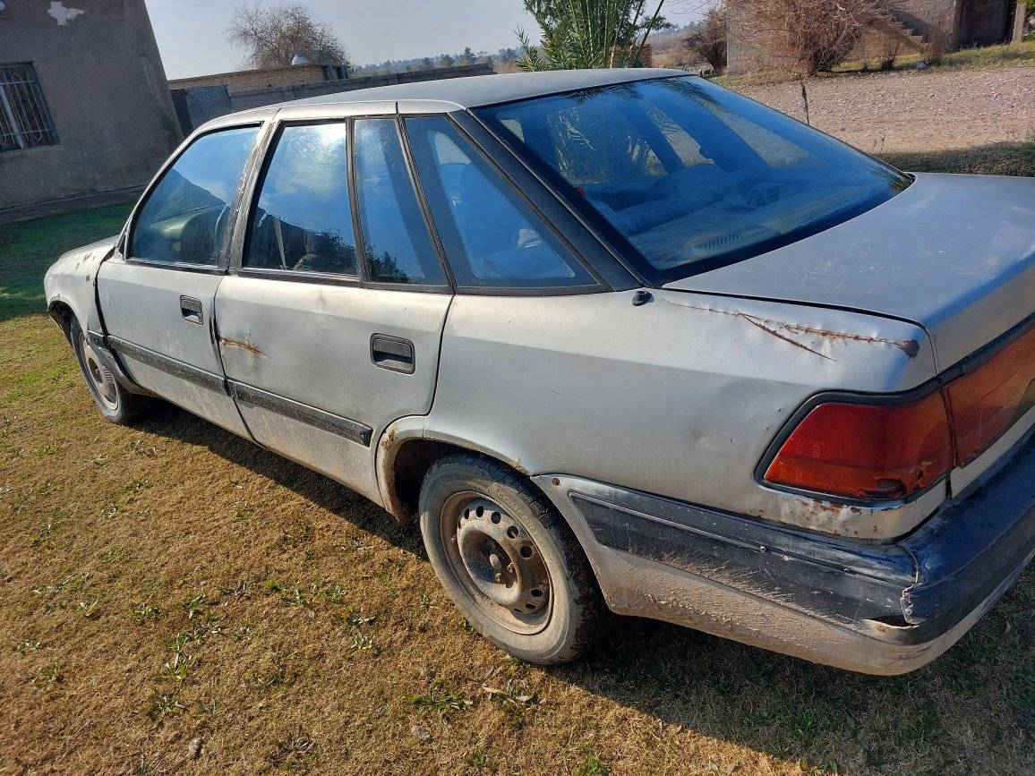 السلام عليكم
للبيع او مراوس دايو اسبرو مديل 93
رقم صلاح الدين ألماني أليف
 شرط التحويل او الوكالة
السيارة محرك مسكر مجفت قبل شهرين 
كير عادي 
السيارة عايزها ترتيبات مثلن ابطانت باب السايق وزج سكنات ومازده
 والباقي خير من الله 
مكان السيارة سامراء ناحية المعتصم 
***********
السعر 15 وبيها مجال
