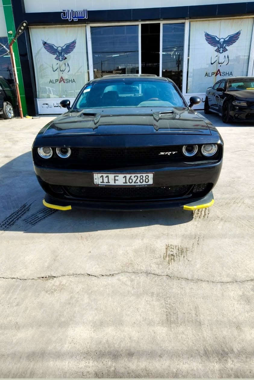 للبيع    دوج جالنجر
موديل 2014 
لون اسود ملكي
موصفات : معروفه مال v6 ميحتاج اذكرهة 
السياره مشالله كلش نضيفه مناقصهة شي
كير مكينه لوكك حته سيرفس ممشتغل
لايت زنون 
منظومة غاز 
فتحه بلقماره 
كشن تدفئة
تريد ثلج + تدفئه 
بصمه + تشغيل عن بعد 
تحديث البجم شكل جدبد 
عليهة ويل اصلي مال srt
شاشه تاب + كار بلي + كامره 
سيتم صوت 
غرفتهة نضيفه  
حادثهة جاملغ وبنيد مصبوغه حزام جماليه
الصدر 70 بل ١٠٠ 
مشروع وطني باسمي هزه جديده 
السعر 110 وبيهة مجال
مكاني بغداد الشعب رقمي ***********
