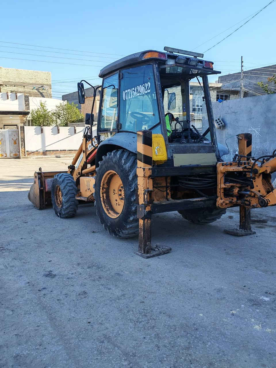 للبيع حفاره كيس موديل ٢٠٠٤جاهزه للشغل مع كيلات ٦٠رقم ٣٠ مكص وسلايت رقم بصره كير  ومضخه مكفولة رقم بصره ***********
