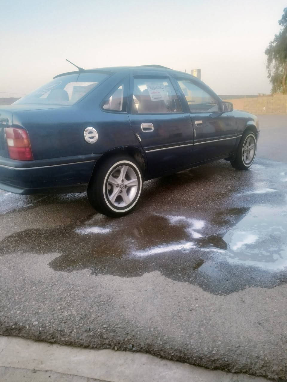 السلام عليكم اوبل فيكترا البيع موديل 91 حجم 20 لا صرف ولا نفخ بس الدواير مصلحه كربون بيها بس ماستر السياره باسمي السعر خاص رقم الهاتف ***********
