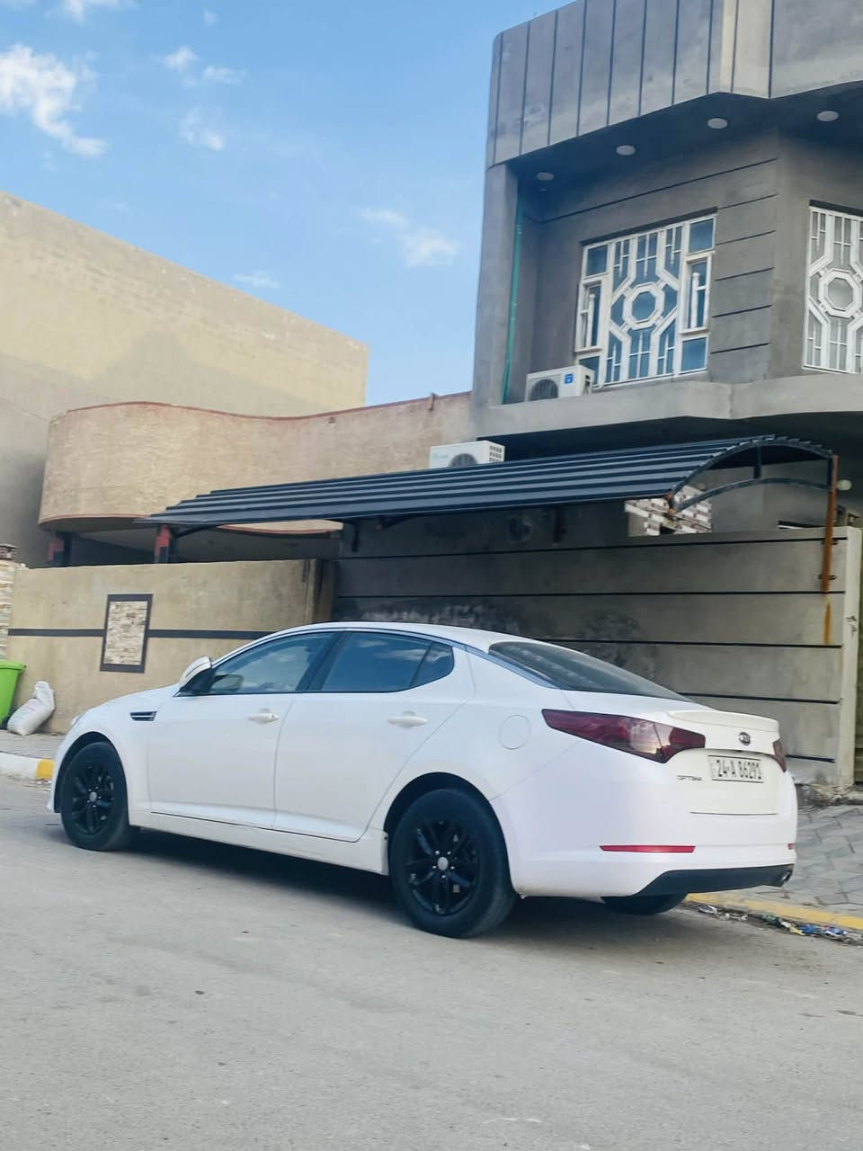 السلام عليكم للبيع اوبتما 2012 خليجي سياره جاهزه للاخير كفاله مابيها ضرر ماشيه 150الف حقيقي 
السعر 128وبيها مجال. المكان واسط 
للاستفسار الاتصال على. ***********
