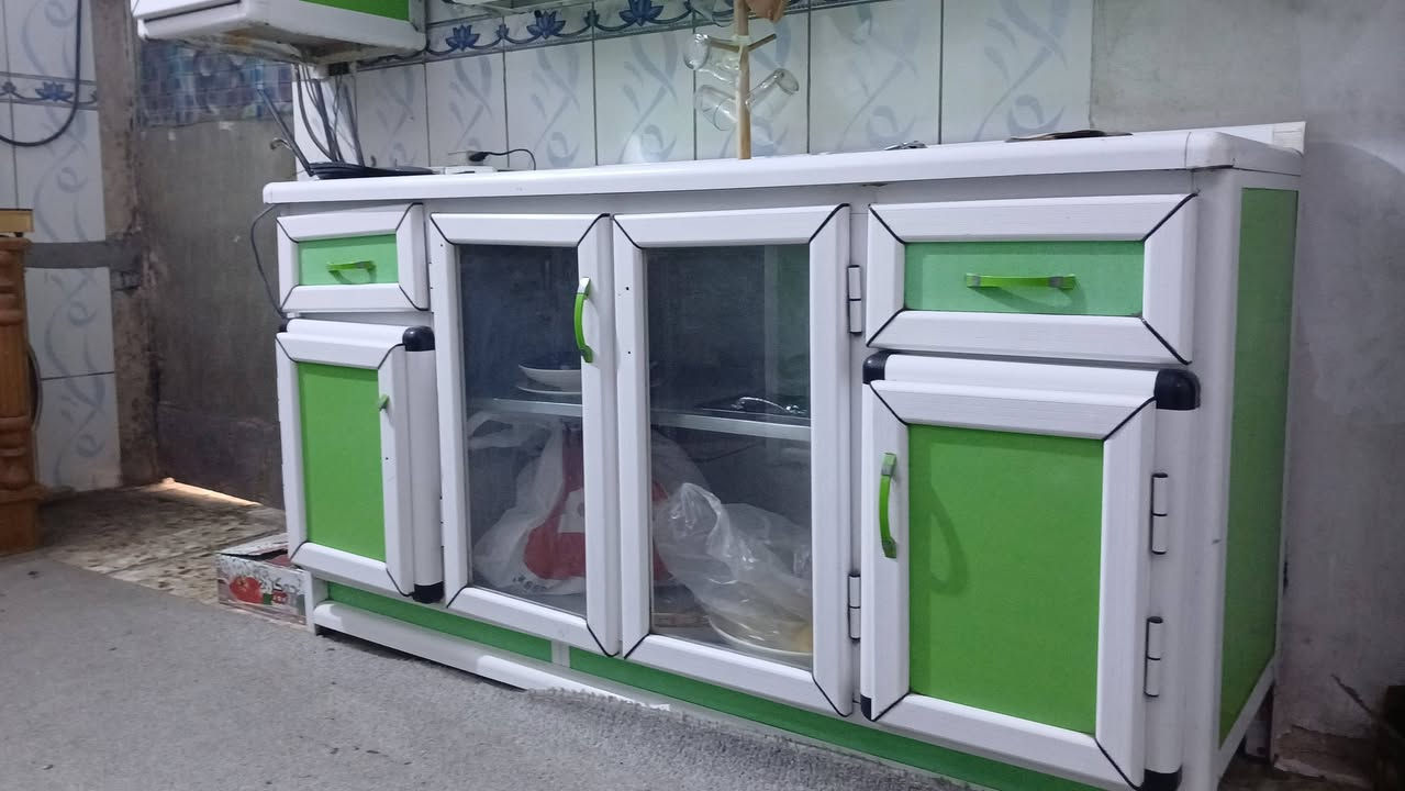 كاونتر ٨ متر اخو الجديد للبيع
تقرييا على شكل رقم ستة
نظيف... جدا جدا...
السعر ٢٥٠
الشراي من صدك من صدك
نتساهل وياه 
للتواصل ***********
