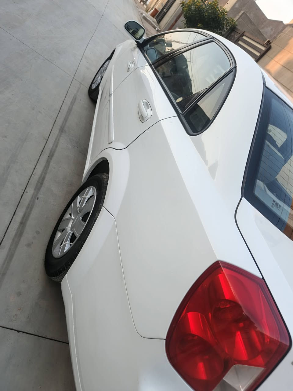 سلام عليكم اوبترا 2012 تخم تاير صدر حداديه كله جديد سنويه جديده گير اوتوماتيك كير محرك بشرط السعر 84 وبي مجال رقم الهاتف ***********
