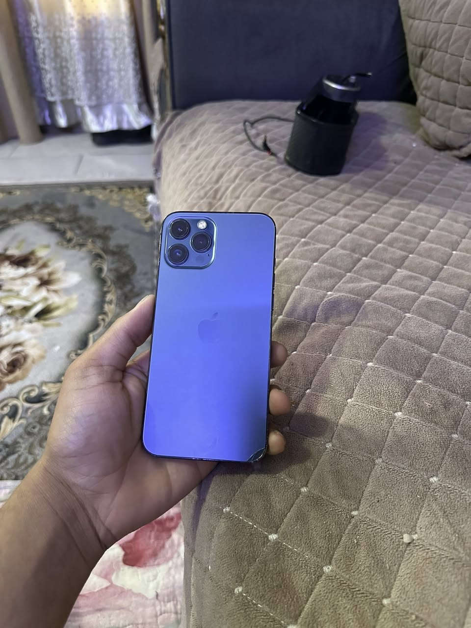 سلام عليكم ايفون 12 برو ماكس جهاز كلش نضيف مستبدل فقط شاشة وكامرة اصلية فقط بافي جهاز مكفول وكلة شغال ذاكرة 256 بطارية 77 جهاز كلة شغال سعر 285 وبي مجال بصيط مكاني بغداد توصيل موجود *********** 
ملاحضه فقط بصمة متوقفة
