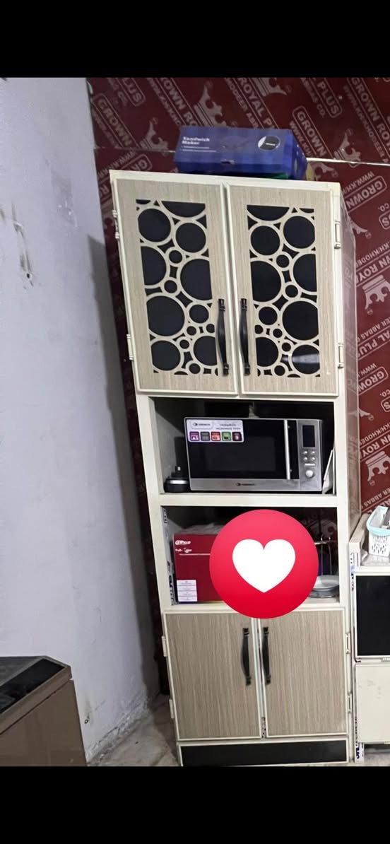 للبيع  كاونتر.  (ياخذ مايكرويف حجم كبير.    وفرن كبير) اخو جديد تفصال  مو يوقي
حي اور. 160.    ( الشراي يتفضل خاص)


**إذا كنت صاحب هذا الإعلان وتريد حذفه لأي سبب، رجاءا أرسل رسالة إلى الدعم الفني**