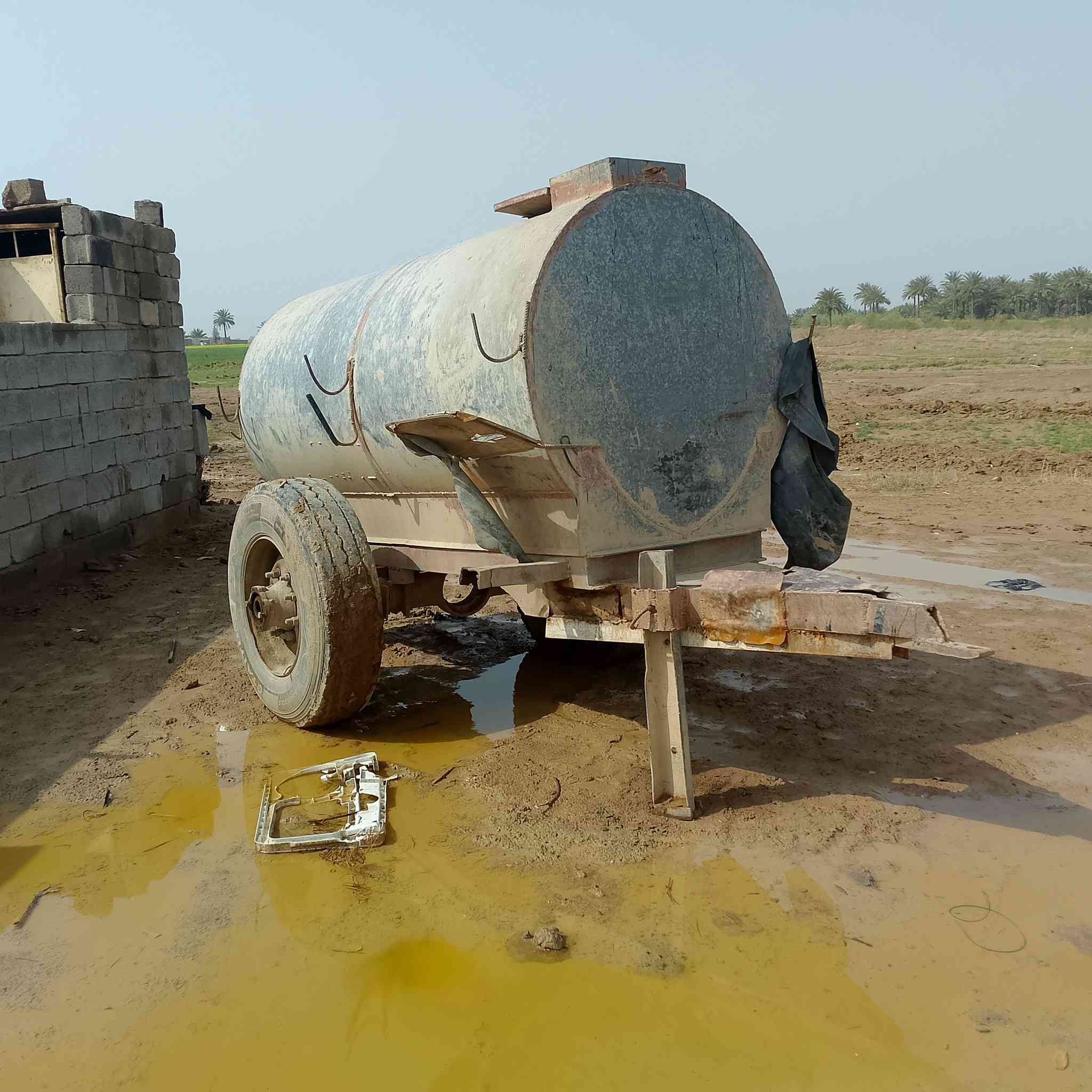 السلام عليكم ورحمه الله وبركاته عندي مقطوره 4000 لتر 4 مليم  مقطوره 3000 لتر 4 مليم عندي عنتر 80 للبيع وعندي الثانيه هم عنتر 80 للبيع اثنينها للبيع السعر 10 وبيها مجال بيع سريع اتصل على الرقم *********** %***********
