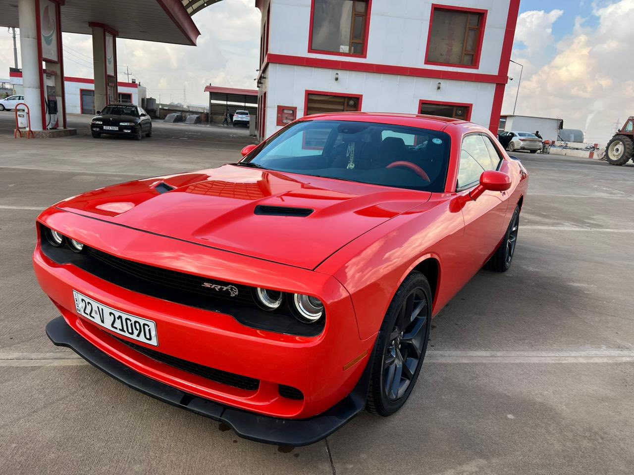سلام عليكم
Dodge chlanger 2023 sxt 
لون مميز برتقالي
مواصفات معروف 
سيارة بيها ربع بنيد صبغ مكانين pdr 
سيارة جديد مابي مصرف 
ماشي ٣٢ الف 
رقم شاصي 2C3CDZAG6PH554137
مكان اربيل 
سعر ٢١٥ مجال 
رقم الهاتف *********** 
واتساب موجود
