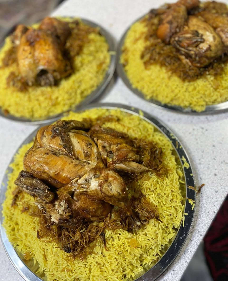 ا للهم صل على محمد وآل محمد
طلبية عزيمة دليمي دجاج ٣ صواني
حسب الطلب ودولمة والف عافية🤤😍 
حجز خاص ***********
يوجد توصيل خانقين
العنوان تولة فروش
نستقبل طلاباتكم بكل حب 😍🤤
