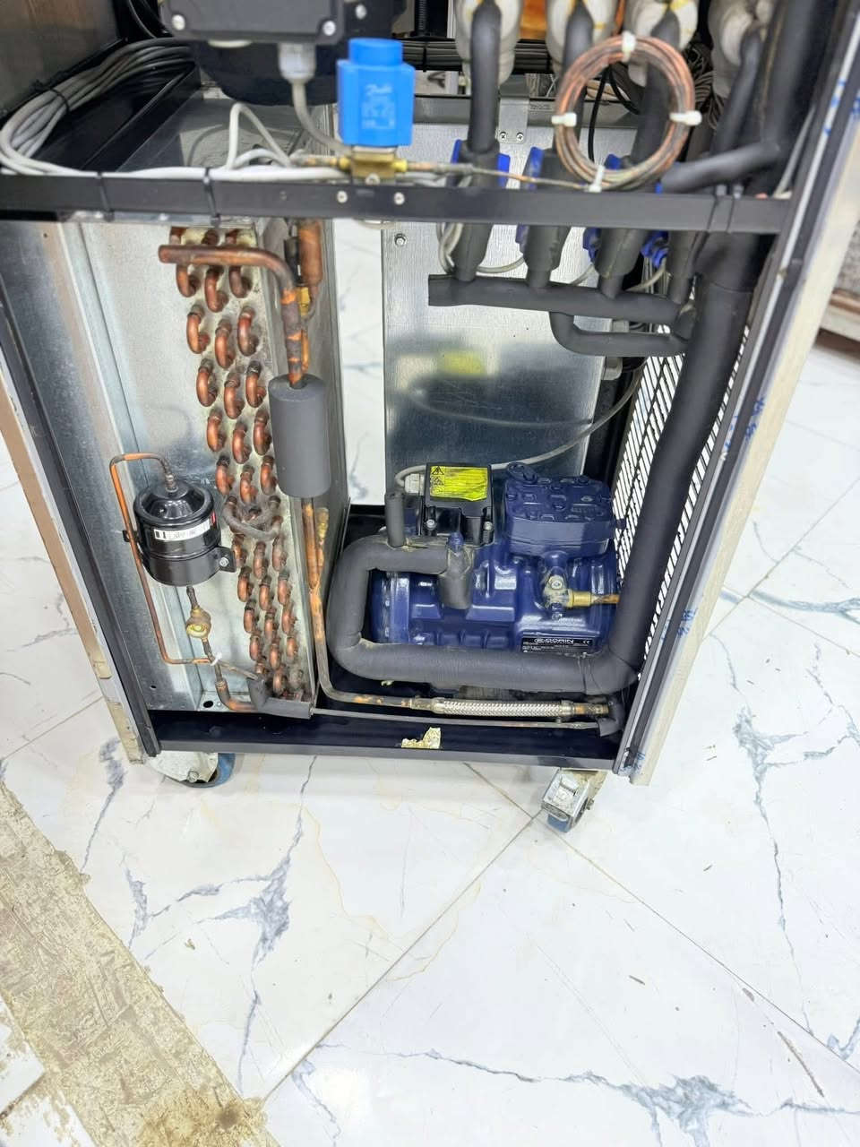 #معرض #الايطالي

سوفت جلمتيك ايطالي 🇮🇹🇮🇹

موديل 2022 حديث 

مستخدم قليل 

نضيفه جدآ

كلشي بيه بلادي 

3 فيز     

بم وخلاط.      

تبريد هوى

🍦🍦🍦

السعر والتفاصيل مراسلة الصفحه 

او الاتصال هـ ***********   

العنوان بصره ابي الخصيب حي العسكري 

#سيدحسين
