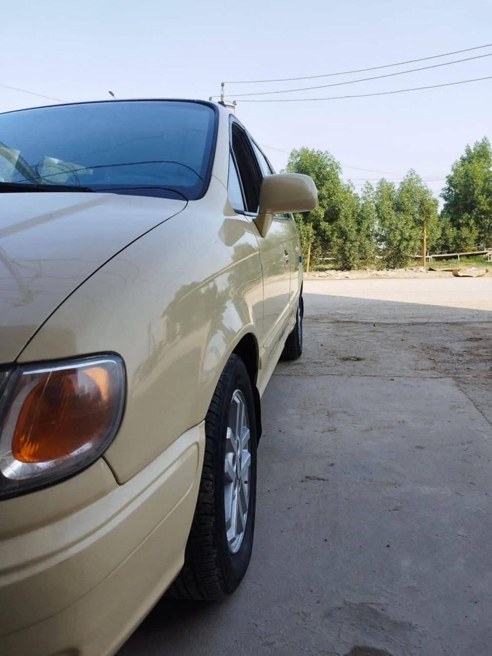 سلام عليكم هونداي ترانجيت للبيع موديل2006 سياره كفاله عامه م̷ـــِْن الضربه مصبوغه صبغ عام جماليه مع منضومه غاز 80لتر بأسمي رقم انكليزي بغداد مداور ثاني يوم السعر 75 وبيه مجال مكلف بالنشر تواصل خاص  رقم راعي السياره *********** العنوان بابل الهاشميه
