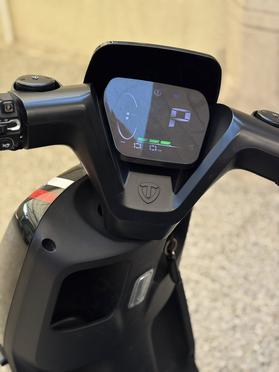 🛵 للبيع: دراجة شحن ريان 2025 🛵

بطاريات: عدد 6
تمشي 60 KM
حالة ممتازة ✅
الدراجة شبه جديدة 

💬 السعر: 850 الف وبيه مجال 
📞 الاتصال: ***********
📍العنوان: بغداد_الشعلة
