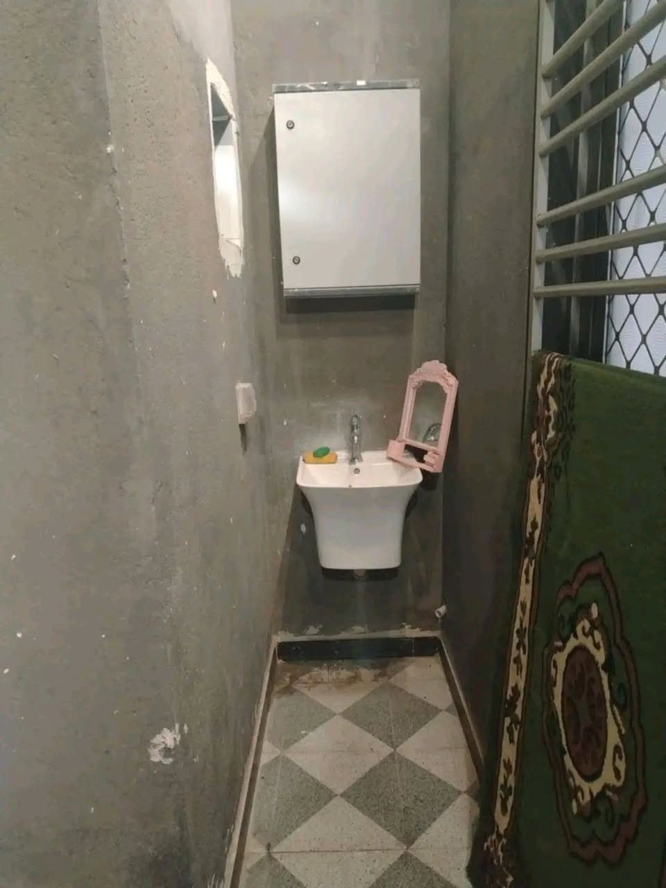 اعلان 
 بيت بحي المثنى مساحه 200م 
مقابيل سوك  سفان 
 يحتوي  ع غرفتين وصاله ومطبخ واستقبال وصحيات داخليه وخارجيه 
 وصاله كبيره فوك 
السعر الكلي 190 مع المجال 
مطلوب إسكان 66 من ضمن سعر  الكلي
تفاصيل اكثر مراجعه مكتب الساعي للعقار
او الاتصال بالأرقام التاليه 
***********
***********
***********
عنوان المكتب سايدين حي الشرطه مقابيل اسواق ريتاج 🧿
