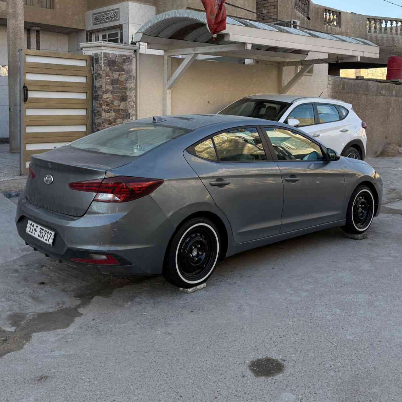 السلام عليكم 
النترا 2019 وارد امريكي للبيع 
السيارة كلين من الخارج بس بالعراق
 صار بيها حادث جاملغ خلفي و قبق صندق بارد جاملغ امامي 

ماشية 103 ميل
كير AT بلادي - محرك 2000 دوش 
( شاشة كبيرة - كامرة دوارة - تحكمات ستيرن - 
مانع انزلاق -مثبت سرعة - قيادة ذاتية  ) 

(دوشمة عامة + منظومة زنون عدسات )

رقم بغداد انكليزي  ب اسمي 

السعر ( 135 وبيها مجال بسيط )السونار مرفق مع المنشور 

 *********** 
بغداد الدورة
