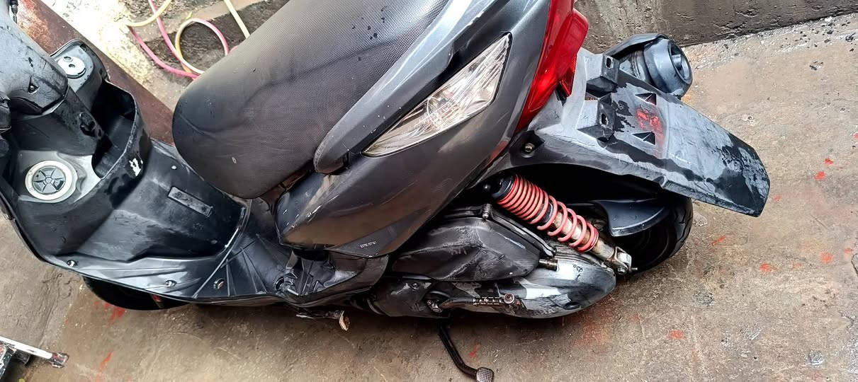 سلام عليكم ثعلب للبيع كفرات بلادي وختم واحد مكينه ناعمه جيب فيتر وفحص مكينه ما واكعه عليهاا سبانه كهربائيات كلهن شغالات هندر شغال كلشي بيهاا بلادي ودراجه منزله رمبه قبل 5اشهراو  تقريباً او دراجه كابريتر مو نوزل رقم الهاتف *********** الرقم بيه واتساب تكدر تتصل وتدلل السعر 800......مكاني بغداد البياع
