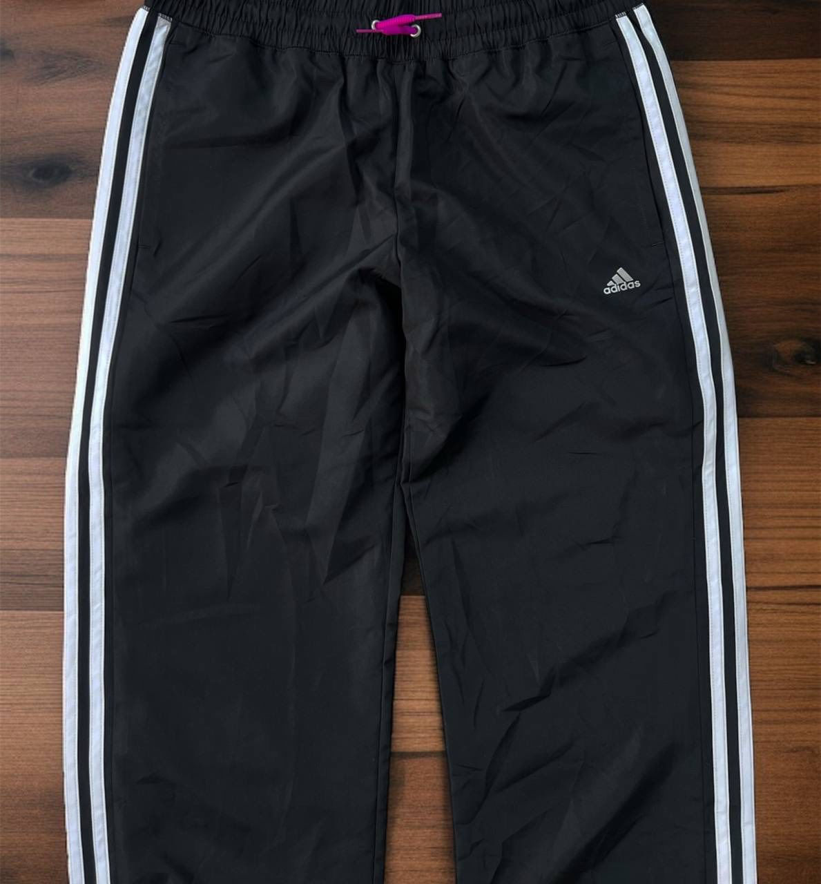 أديداس (adidas). باله اصلب غَير مُستخدم رياضي من فئة Climacool الّتي تتميّز بتهويه عاليه وخُفّه في الوزن.

اسود طافي فاحم جدًّا جدًّا جدًّا

القياس سمول/ كمر 28/29 
الطول 105 _ الحجل 23 (هاڤ گصّة الـ 110)


**إذا كنت صاحب هذا الإعلان وتريد حذفه لأي سبب، رجاءا أرسل رسالة إلى الدعم الفني**