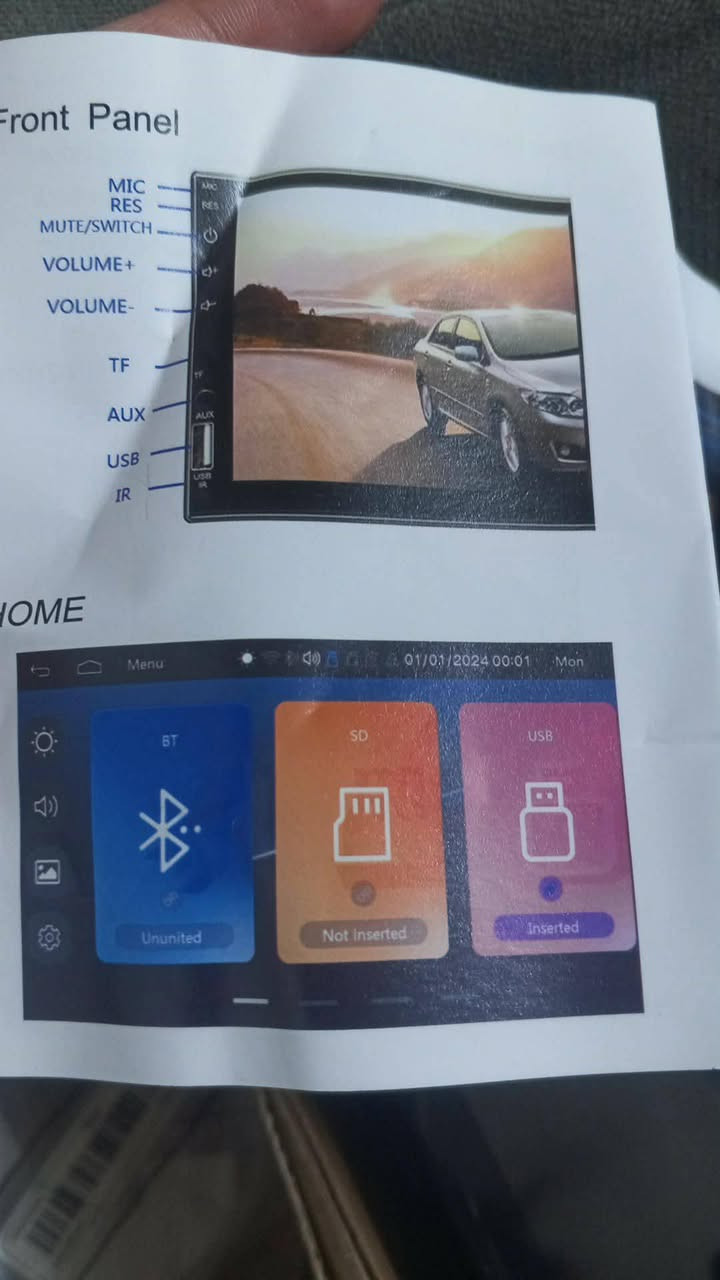 شاشه بهذ شكل اندرويد واي فاي  توضح الصورة مشغل وسائط متعددة للسيارة (Car MP5 Player) من طراز 7010B، وهو نظام ترفيهي متكامل يأتي بشاشة تعمل باللمس ويدعم تقنيات الاتصال الحديثة.أبرز المواصفات والمميزات:الشاشة: شاشة ملونة عالية الدقة (HD) مقاس 7 بوصات تعمل باللمس.الاتصال:بلوتوث: يدعم المكالمات اللاسلكية (Hands-free) وتشغيل الموسيقى من الهاتف.وصلة المرآة (Mirror Link): تتيح عرض شاشة هواتف أندرويد وiOS على شاشة السيارة.المنافذ والوسائط:منفذ USB ومنفذ لبطاقة الذاكرة TF/SD (حتى 32 جيجابايت).منفذ AUX لتوصيل الأجهزة الصوتية.دعم راديو FM مع تخزين محطات مسبقة.مميزات إضافية:دعم تشغيل الفيديو بدقة 1080P Full HD.إمكانية توصيل كاميرا خلفية للمساعدة في الاصطفاف.شحن الهواتف المحمولة عبر منفذ USB.أزرار ذات إضاءة خلفية ملونة قابلة


**إذا كنت صاحب هذا الإعلان وتريد حذفه لأي سبب، رجاءا أرسل رسالة إلى الدعم الفني**