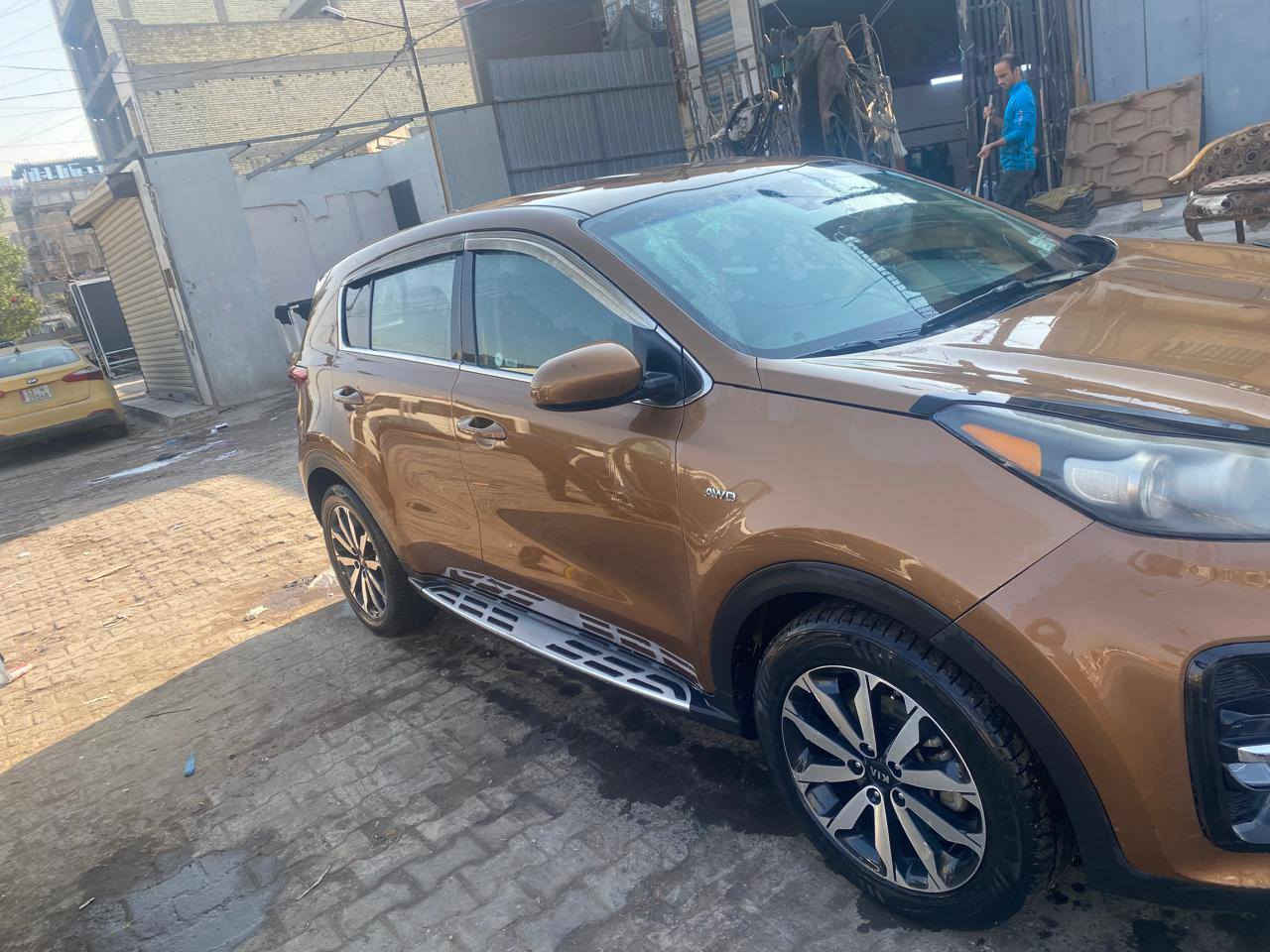 السلام عليكم ورحمة الله وبركاته للبيع اسبورتج
كيا سبورتج 2020واردامريكي
الحادث بلجاملخ الايمن
وطخة صفيرة  موظحة بلدعامية الخلفية 
السعر159 بيهة مجال بسيط الشراي يتصل 
***********
