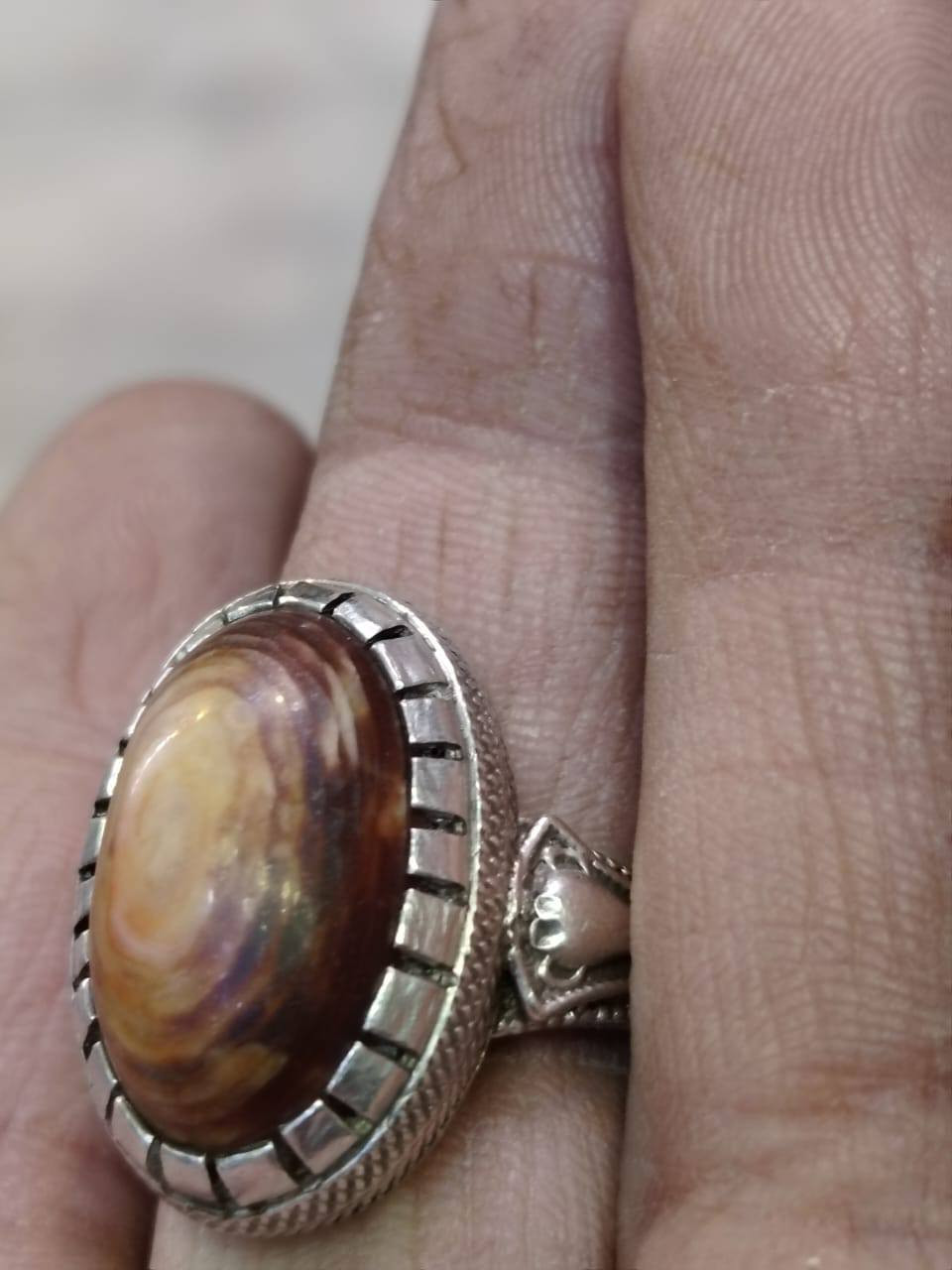 صباح الخير سعر قطعه ١٠٠ الف الي يريدهن يراسل أو يتصل هذا رقمي *********** حسين ابو ورود
