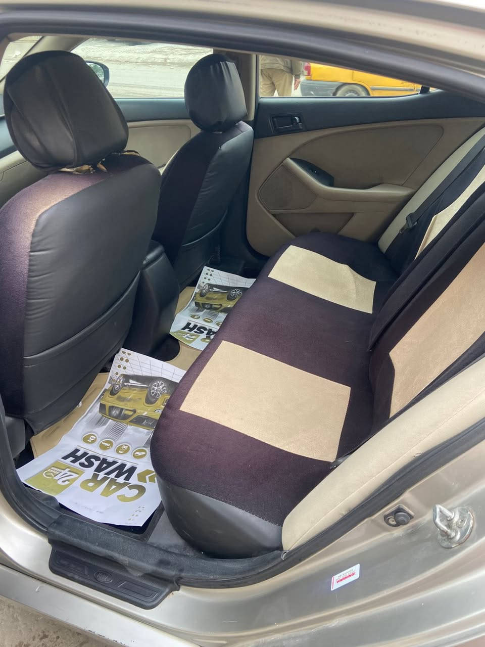 السلام عليكم
سيارة اوبتما للبيع موديل 2011 وارد امريكي الحادث بالدواسة الخلفية فقط المحرك 2400 نظيف وتخم تايرات نظيف والتبريد شغال رقم بغداد وباسمي جاهزه للتحويل مباشرتا السعر 95 ورقة للاستفسار الاتصال على رقم ***********
