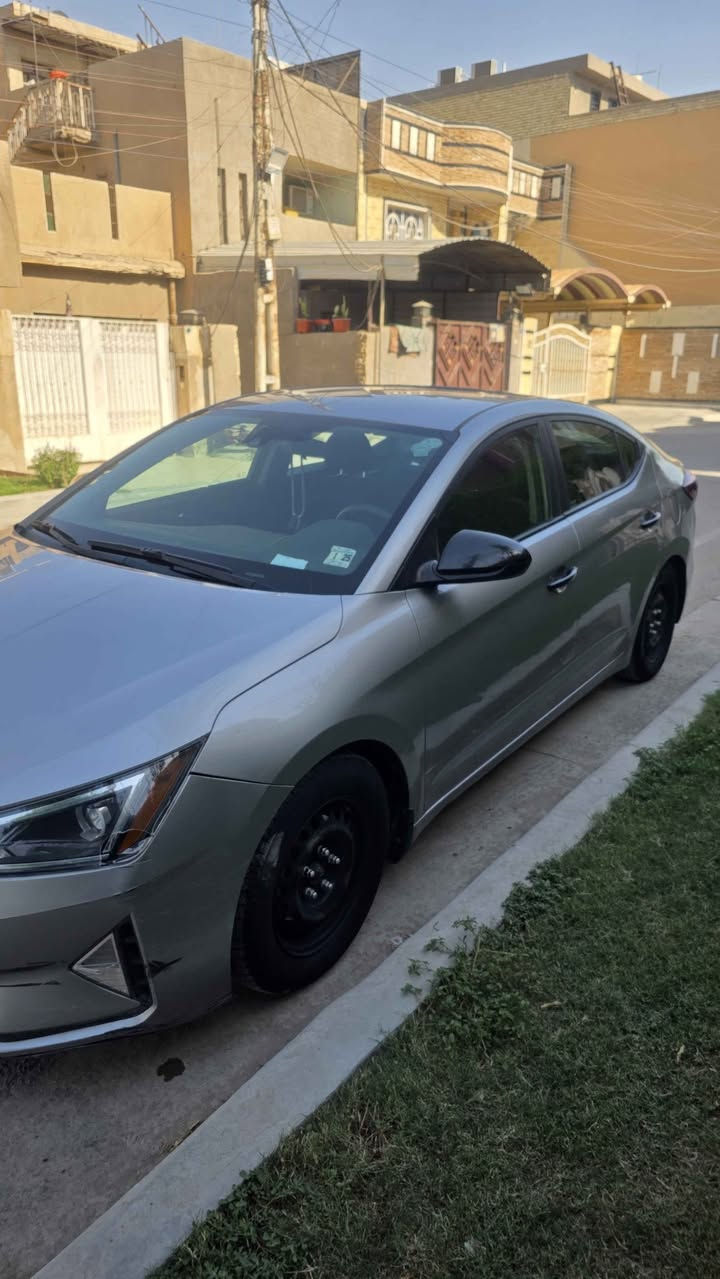 5NPD74LF2LH557214
السلام علیکم
النترا 2020 امريكي
كيرها محور من CVT الى AT 
ماشية 43 الف ميل. 
ضربتها جاملغ خلفي جهة السايق فقط.  
بيها  رصعات بسيطة 
رقمها اربيل بأسم الشركة. يعني عندي وكالة. 
بيها رادار امامي و كاميرا خلفية و اتو ستوب و تحديد مسار 
رايدها ب 137 ورقة و بيها مجال 

للاتصال على الرقم او الواتس اب 
*********** Erlangen, BY
