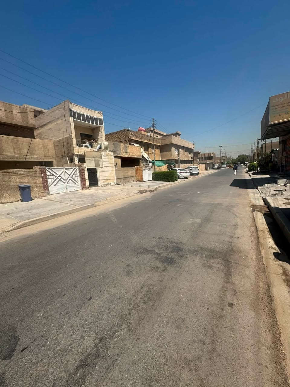 🏠 دار للايجار في منطقة نواب الضباط الشارع العريض قرب اسواق التوت المساحة 64 م 
للاتصال رقم الهاتف 
***********
