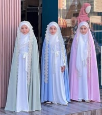 طقم بنات • ٤ قطع • أعمار ٩-١٥