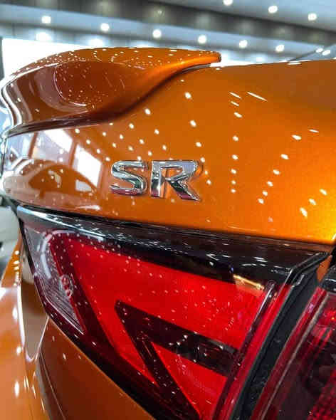 السلام عليكم
للبيع  
نيسان سنترا  SR موديل :2023 رقم اربيل بأسمي  
السعر :١٦٥ وبيه مجال   
اللون : مشمشي مميز 
حجم المحرك : .2.0L( 4,سلندر )
سياره كامله و جاهزه دينار متصرف
ملاحظة السيارة : حادثه حافة البنيدفقط ربع بنيد صبغ  بدون دواخل 100%
المواصفات : 𝐒𝐑
فول مواصفات  
 ابواب بصمة
بصمة تشغيل 
تشغيل عن بعد (Remote Start)
شاشة  ايباد
كاميرة 
اوتو ستارت Auto Start
اوتو ستوب Auto Stop‎
رادار امامي (تحديد مسار)
رادار جانبي  (نقاط عمياء)
رادار خلفي (التحذير من الاصطدام)
حساسات امامي
حساسات جانبي 
حساسات خلفي 
نظام : Eco
نظام : Normal 
نظام : Sport
كشنات شامو 
كشنات كهربائي
تحكم استيرن  
لايتات LED زينون بيلادي
بكلايتات LED  بيلادي 
ويل كروم
بعد هواية مواصفات…
‏‎تفاصيل اكثر الاتصال علی الرقم   
***********
واتساب 
 

‏‎
