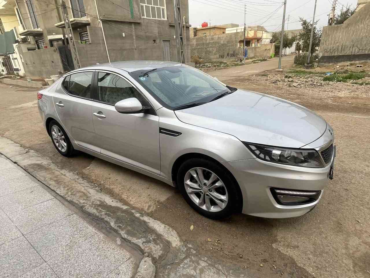 السلام عليكم
للبيع كيا الوتمه مديل ١٣ رقم ديالى الدولي رقم سنويه جديده وارد امريكي السونار مع الصور موصفات 

بصمه 

كشن جلد 

تبريد قطعتين  

تحكمات اربعه جهات 

اشاره بالمري 

شاشه وكامره وبعد بيها بيها موصفات بكان السياره ديالى المقداديه 

الاتصال على الرقم *********** السعر ١٠٠ وبيها مجال
