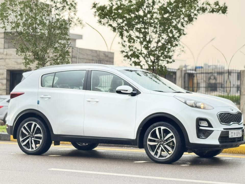 السلام عليكم 
للبيع كيا سبورتج خليجي
 الموديل 2020
سياره جديده مكفوله كفاله عامه
من الصبغ ولفتح ولبارد وشخط
ونص فول الشركه الدولية
 رقم بغداد نكليزي بسمي 
تخم تاير قبل شهر شاده 
سياره كامله بدون نقص ابد متعوب عليها 
وتجي تفحص وين ما يعجبك 
وسونار مرفق بل منشور
السعر(١٩٨) وبيه مجال حك الجيه 
مكاني بغداد 
الاستفسار***********
