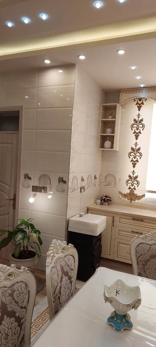 #عقارات #رويال
دار للبيع 200متر 
كركوك_ شوراو _قريب من معمل جرزات 
ينباع مع اثاث و بدون اثاث 
للاستفسار: 
***********_***********
