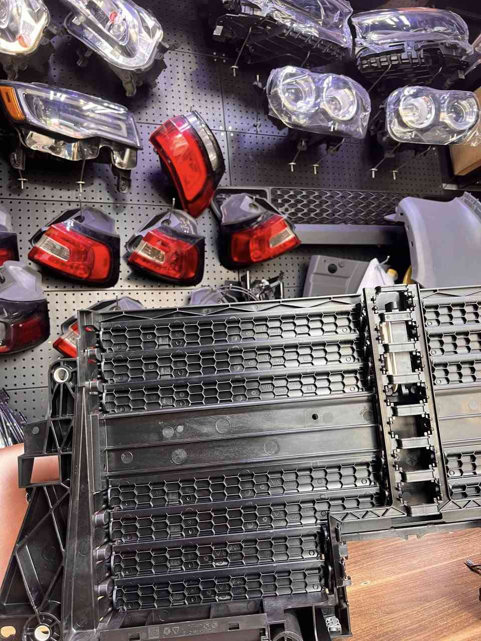 السلام عليكم
برده جيب 2022-2025  

اصلي موبار 

محل محمد النقاش 

***********
