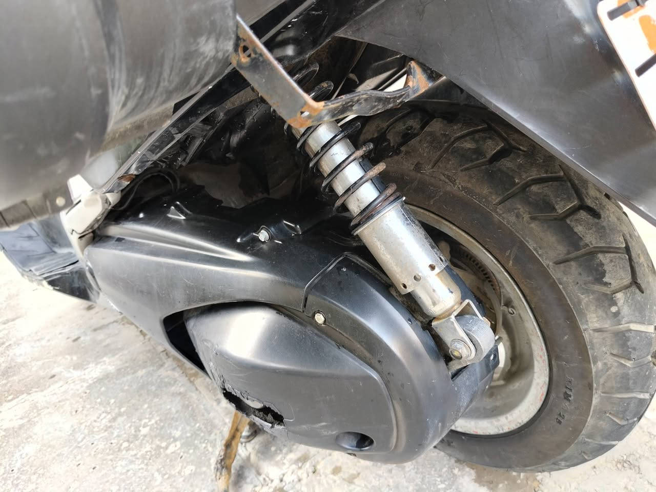 سلام عليكم شباب
عادة النشر بسبب الوعود الكاذبة سلفر للبيع مكينة 400 دراجة بيهة شغالة شلع كهربايات شغالة نكرة دراجة بيهة تبخير فقط مكفولة من بكن نضوح صوت ناعمة
سعرهة 1200 بيهة مجال 
مكان بغداد بلرشاد 
لشراي يتصل وبلخدمة 
***********
