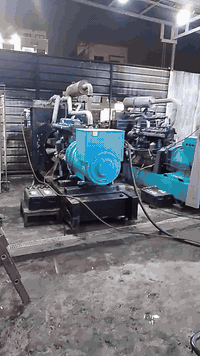 السلام عليكم موقع للبيع في حي القاهرة بي مولدات 4 سكانيا 113 عدد1 و114 عدد2 وبومه 95 وبيهه تانكي 30 ألف وتانكي ابو 4 بيهه2 وتانكي ابو 2 بيهه 2 الحمل 750 بالشته وبالصيف 900 الاستفسار الاتصال على رقم ***********
