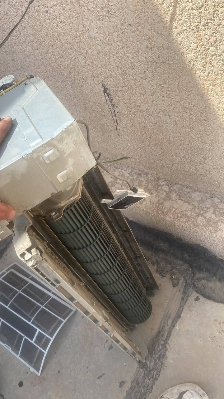 السلام عليكم 
نصب وصيانه جميع اجهزة التبريد 
نصب سبلت جداري 
نصب سبلت كنتوري 
نصب سبلت كاسيت 
شحن غاز R22❄️❄️
شحن غاز R410❄️❄️
غسل السبالت 
غسل موقعي 
غسل تنزيل السبلت 
خبره 16 سنه في مجال التريد 
انته بس اتصل والباقي علينه 

يوجد واتساب 
***********
